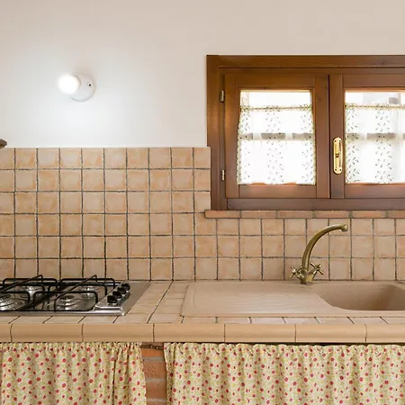 Alloggio per agriturismo Isolotto - Leccio *